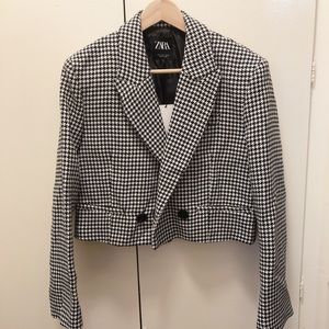 Zara Crop Blazer / Suit coat